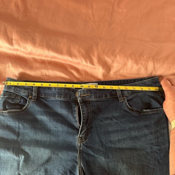 Lane Bryant dark washed jeans with studded cuffs size 18 - Picture 2 of 4